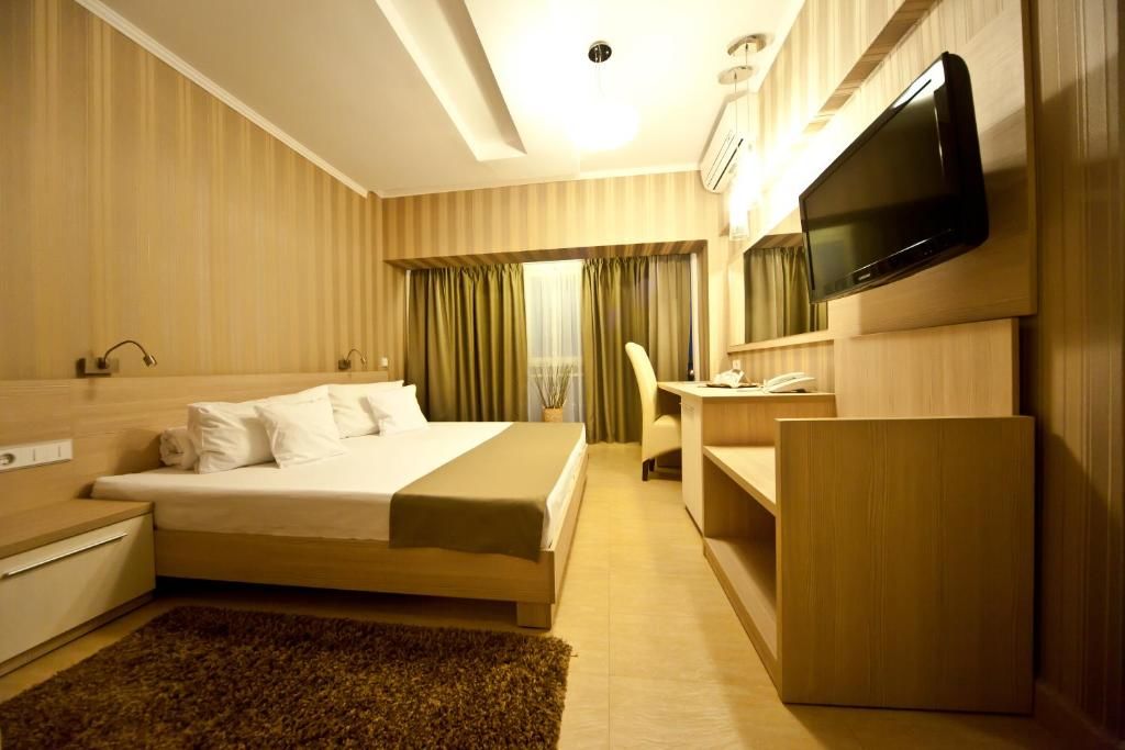 Отель Hotel Confort Клуж-Напока